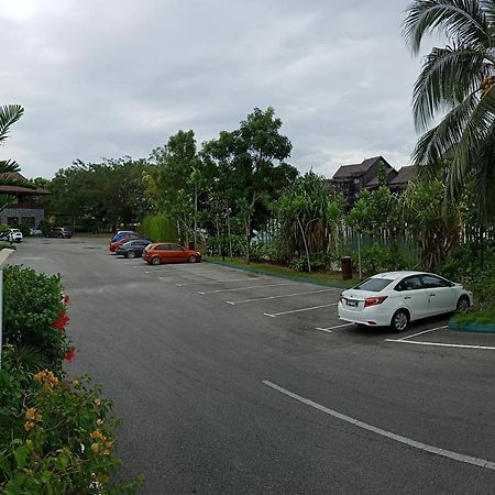 The Lagoon Water Resort Pantai Cenang  Exterior photo