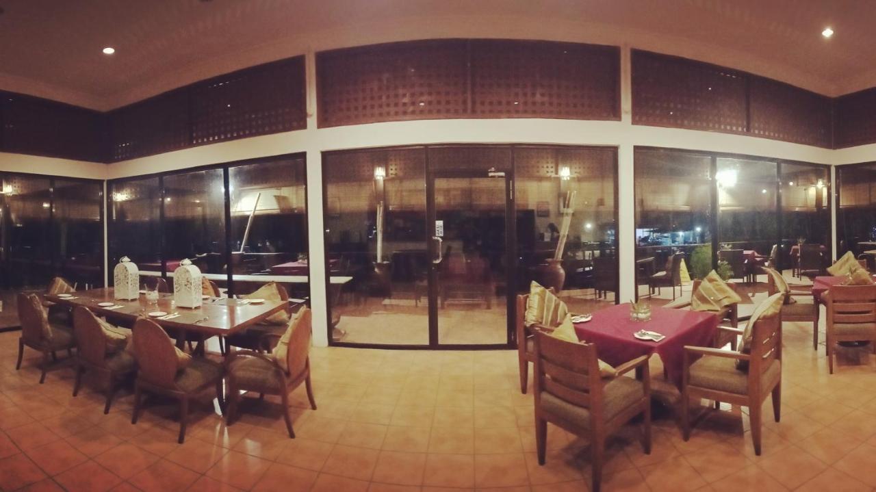 The Lagoon Water Resort Pantai Cenang  Exterior photo