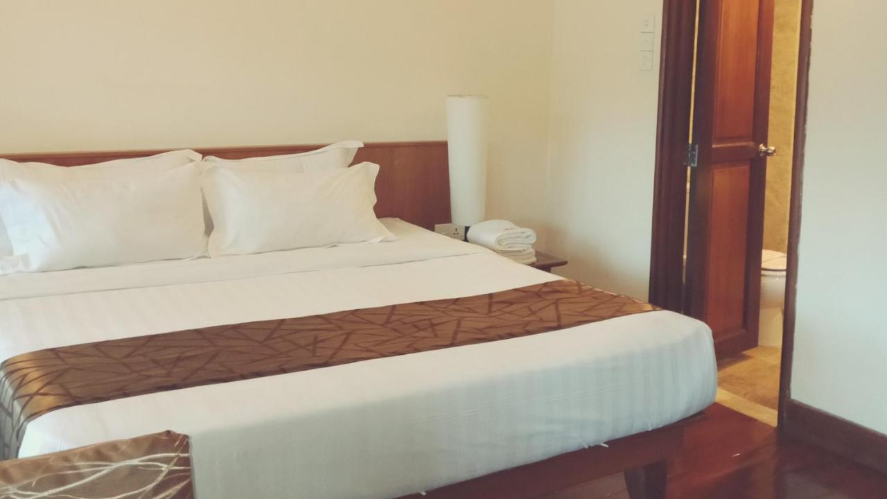 The Lagoon Water Resort Pantai Cenang  Exterior photo